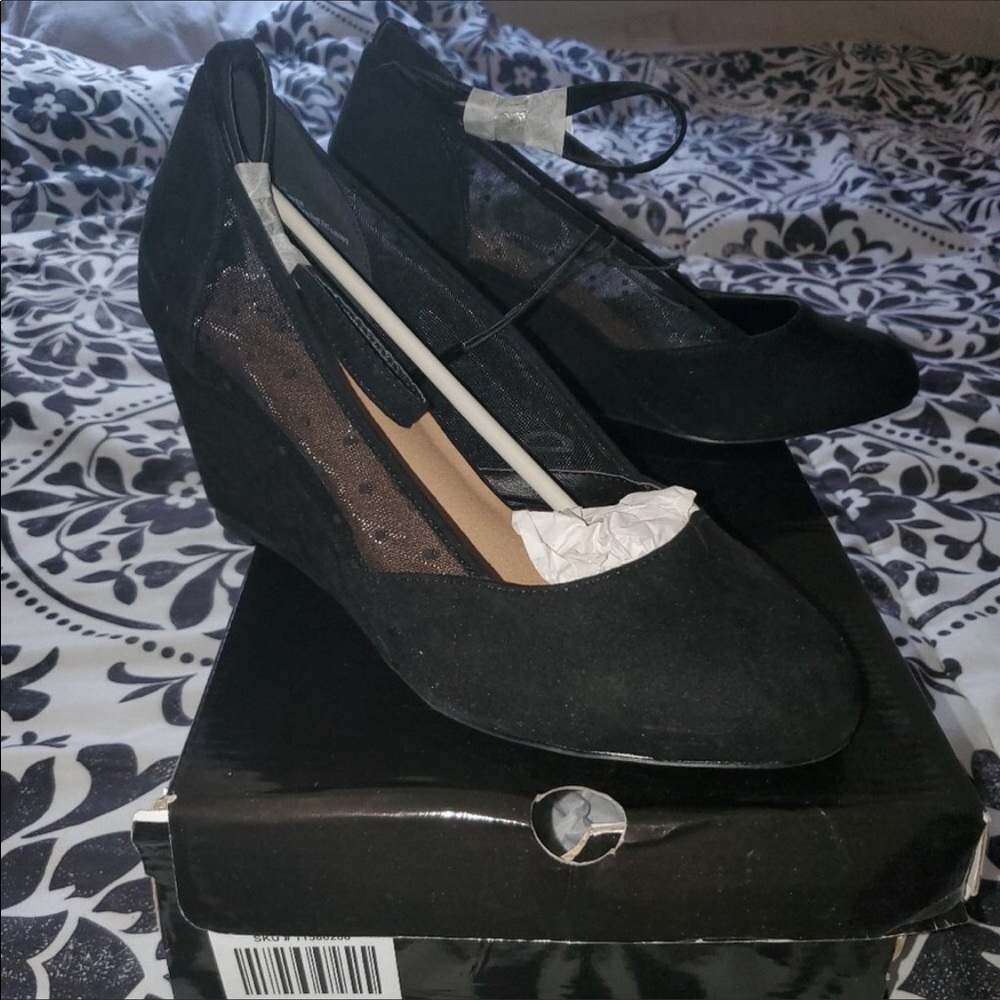 NWT Torrid wedges sz 9W